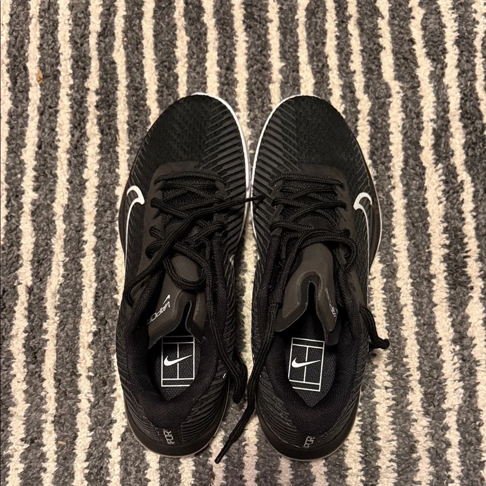 Women’s Nike Vapor 11 Tennis Court Shoes - Picture 3 of 9